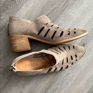 1. State Women's Taupe Cutout Block Heel Shoes